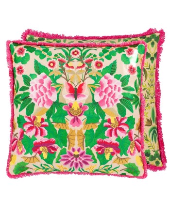 Ikebana Damask Fuchsia Embroidered Cushion sélection de produits