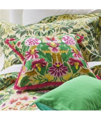 Ikebana Damask Fuchsia Embroidered Cushion sélection de produits