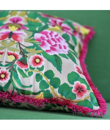 Ikebana Damask Fuchsia Embroidered Cushion sélection de produits