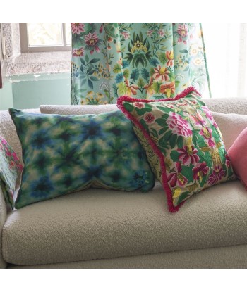 Ikebana Damask Fuchsia Embroidered Cushion sélection de produits